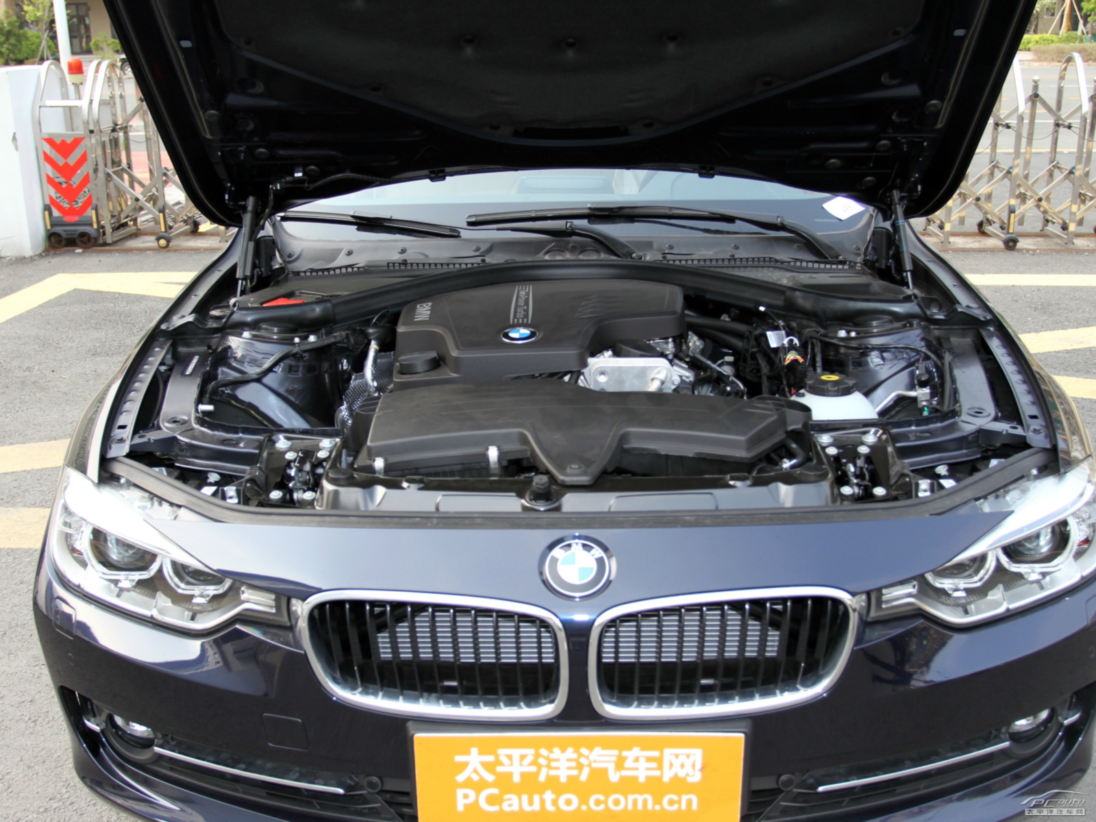 寶馬3系細(xì)節(jié)高清大圖