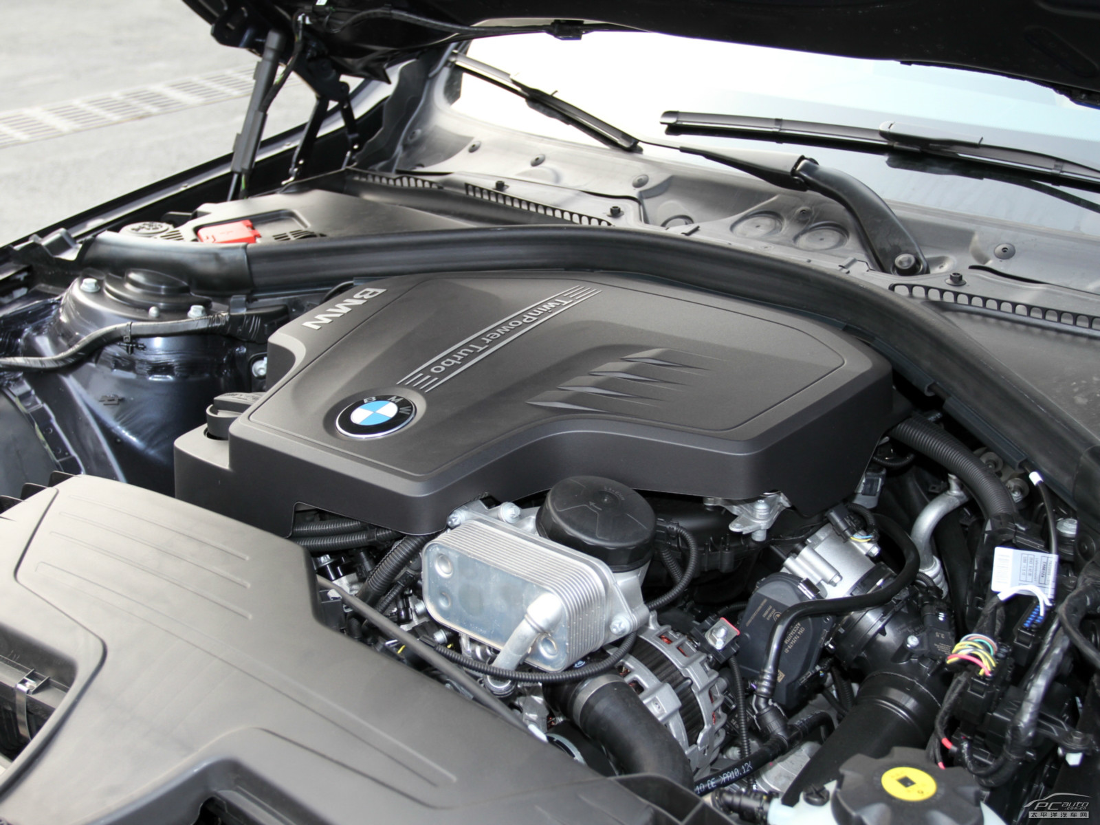 寶馬3系細節(jié)高清大圖