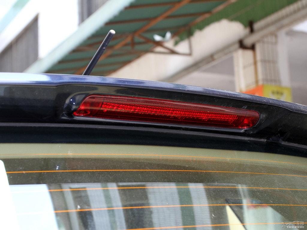 風(fēng)尚藍(lán)哈弗H6車尾外觀圖片
