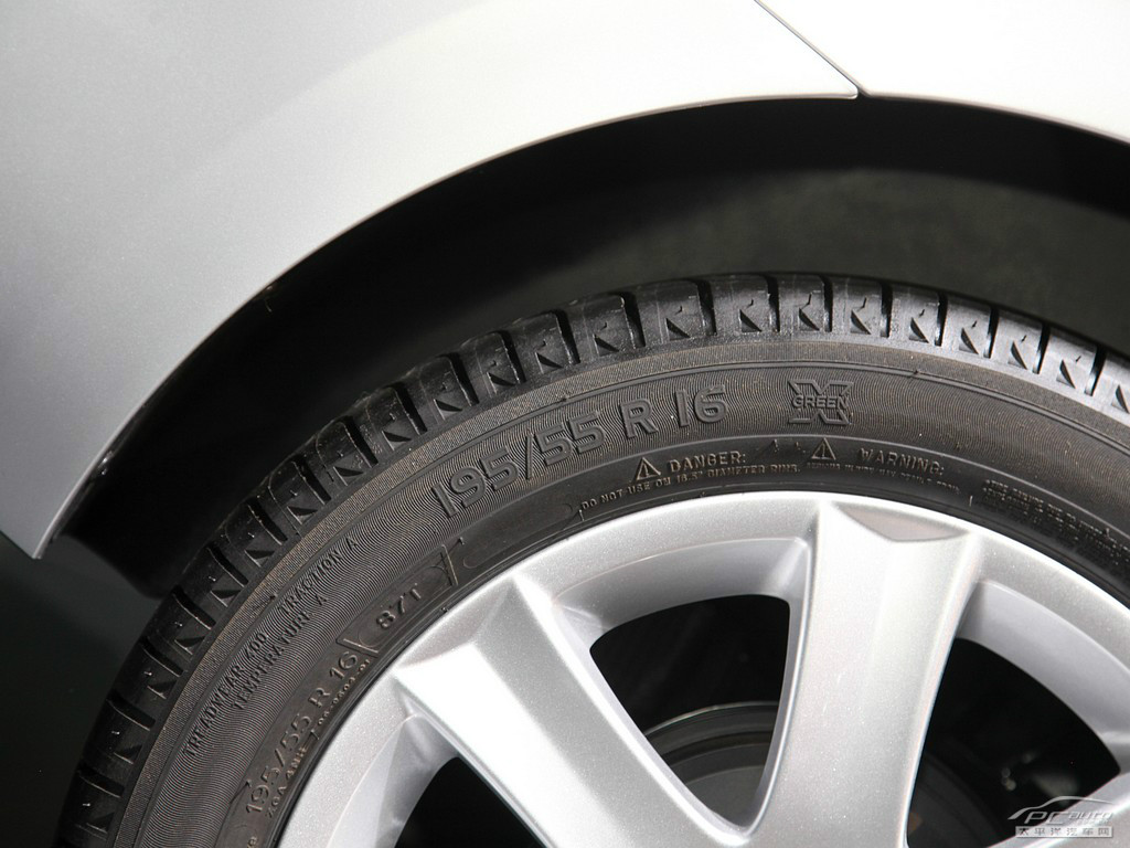 標(biāo)致301(海外)外觀高清大圖