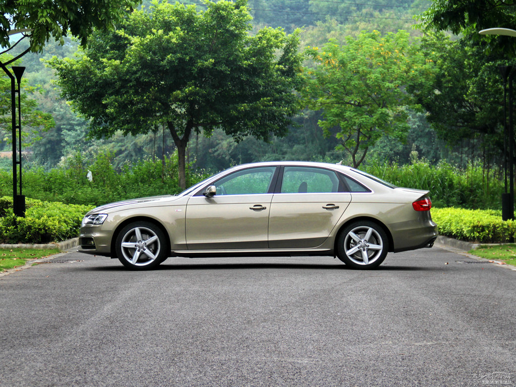 達(dá)喀爾金奧迪A4L整車外觀外觀圖片