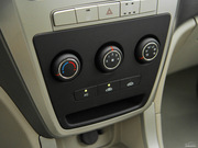 2012款 1.8L 手動 兩驅(qū)舒適型 2012款 1.8L 手動 兩驅(qū)舒適型