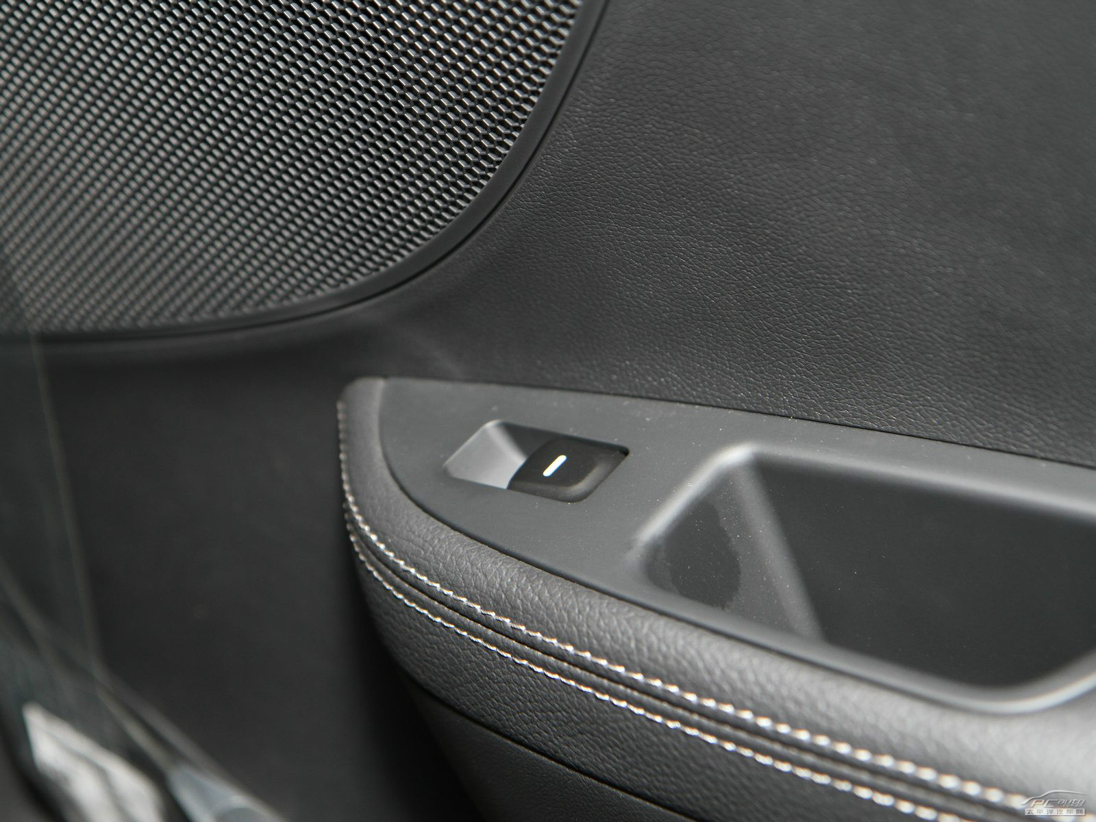 Veloster內(nèi)飾高清大圖