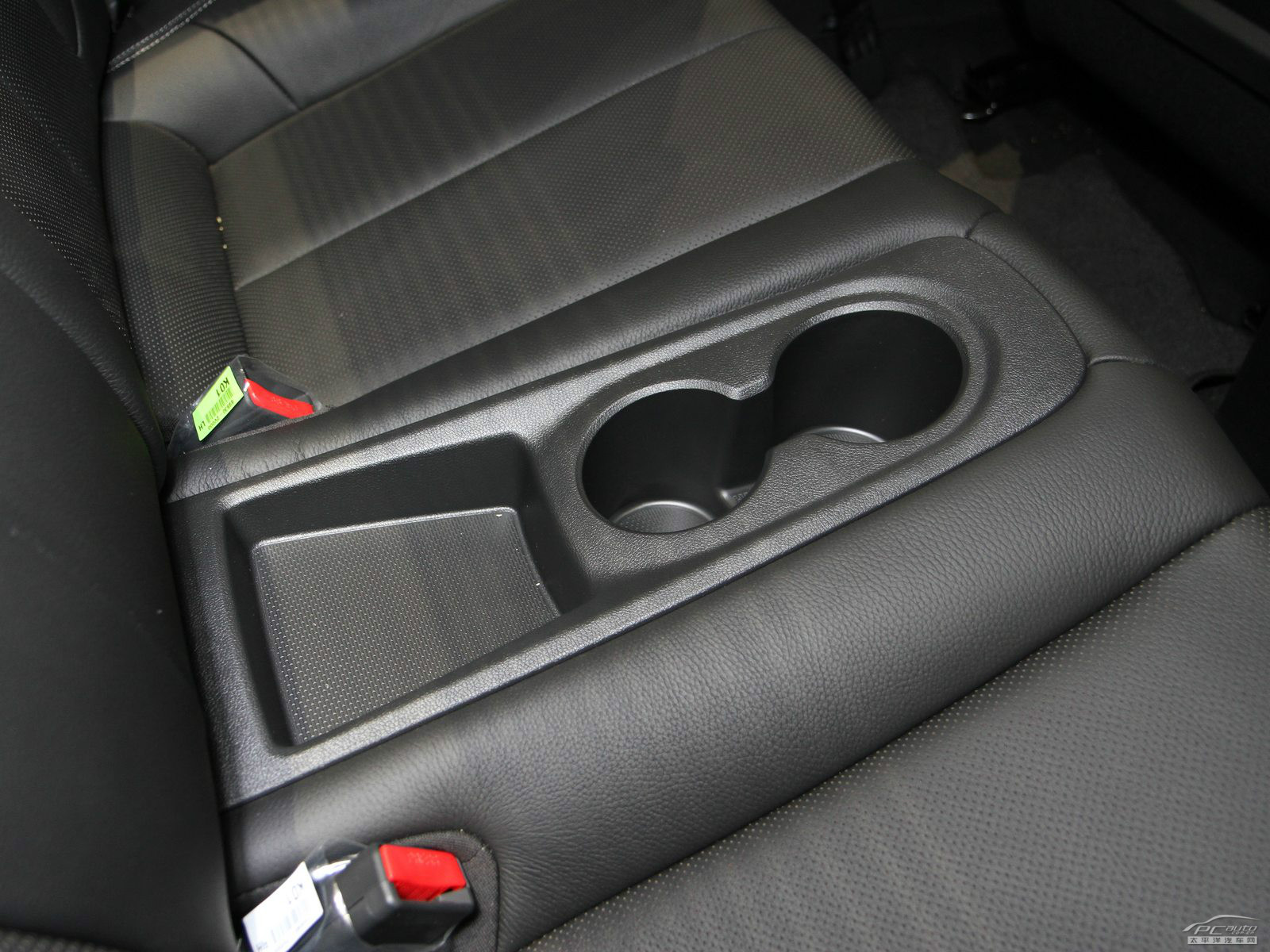 Veloster空間高清大圖