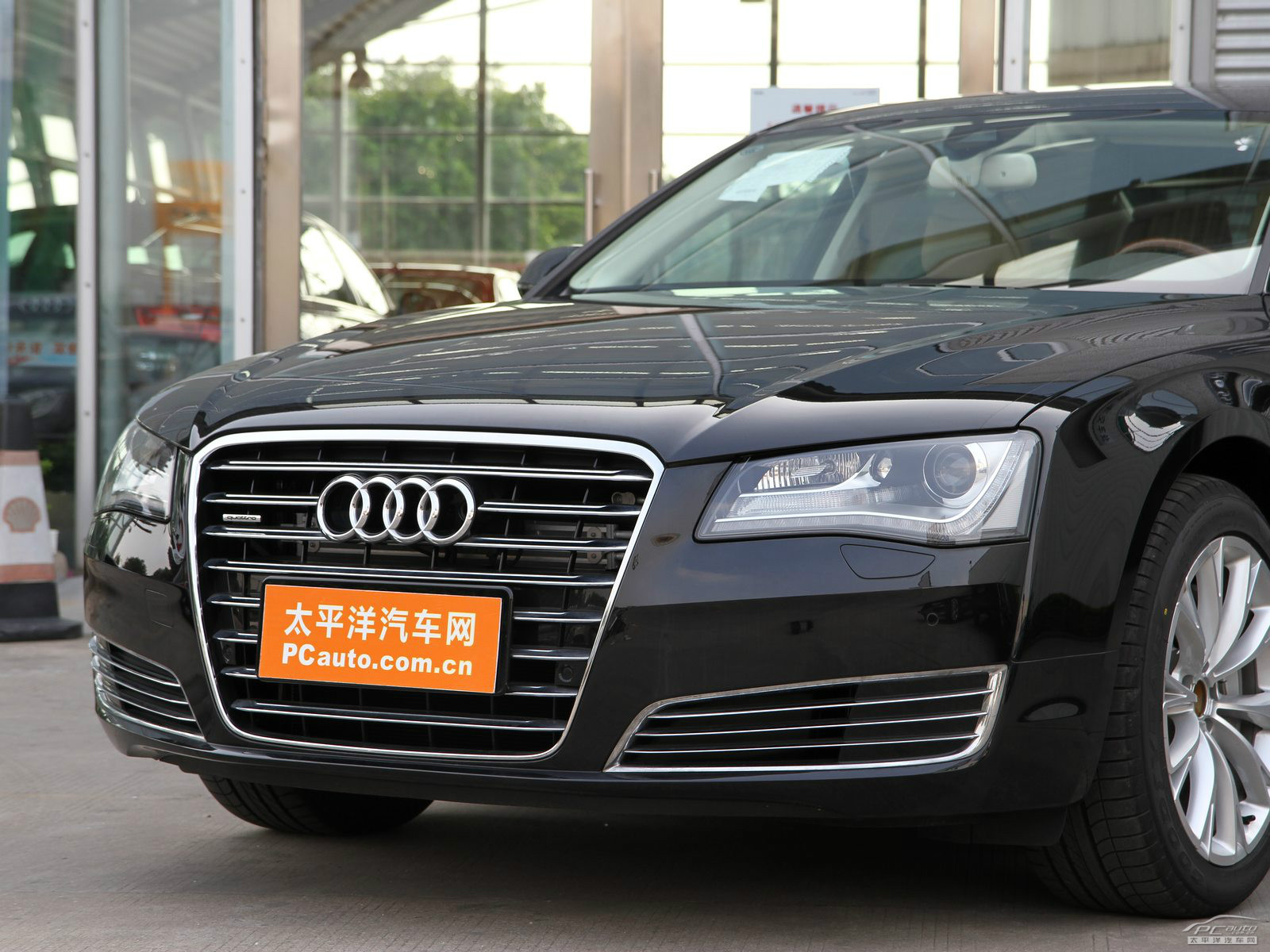 奧迪A8L外觀高清大圖