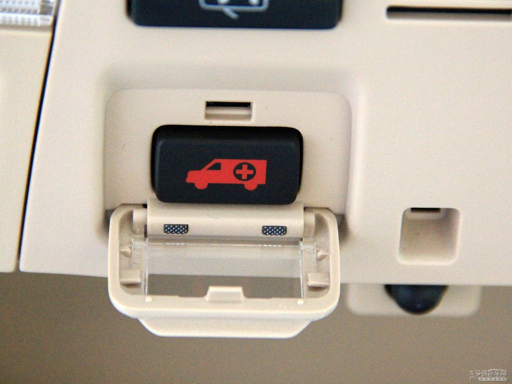 珍珠白凱美瑞車廂內(nèi)飾圖片