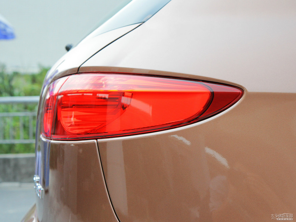 Kȼ{ǽݴ7 SUV܇(ch)β^DƬ