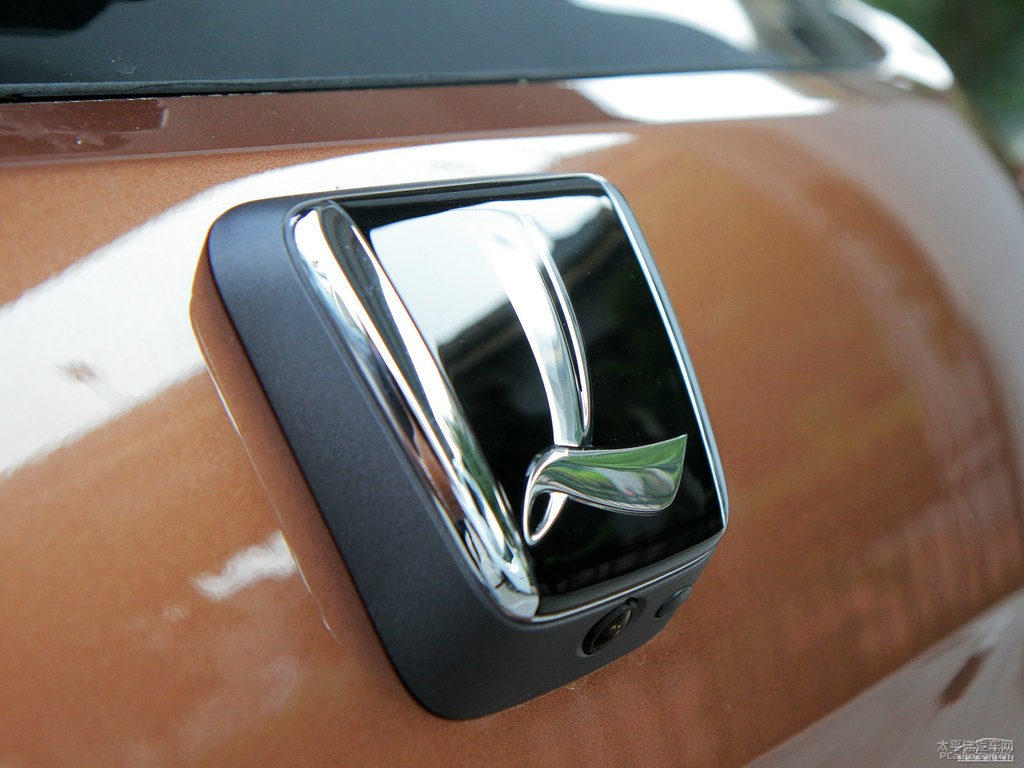 Kȼ{ǽݴ7 SUV܇β^DƬ