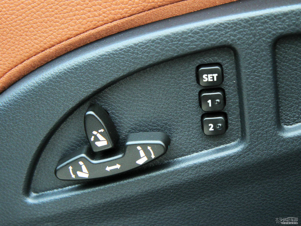 Kȼ{ǽݴ7 SUV΃(ni)DƬ