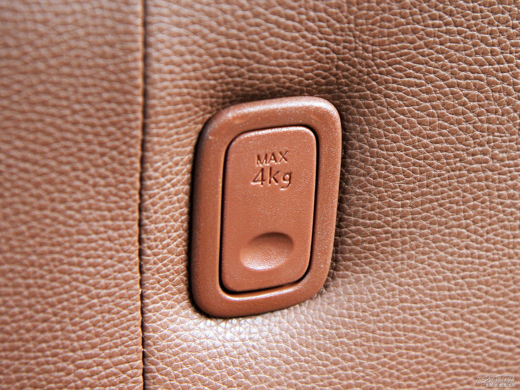 Kȼ{ǽݴ7 SUV΃(ni)DƬ
