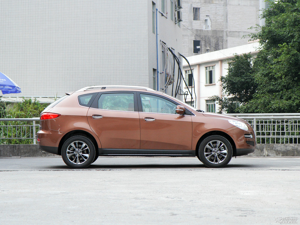 Kȼ{ǽݴ7 SUV܇^^DƬ
