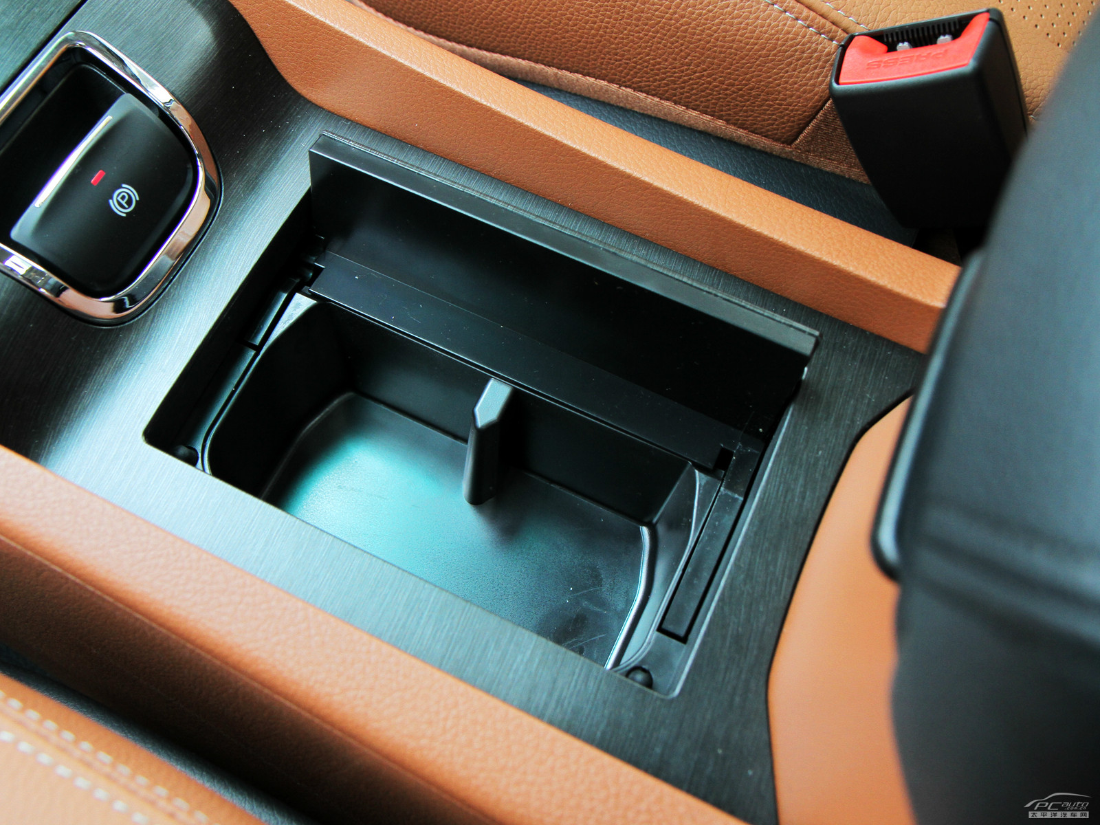 納智捷大7 SUV空間高清大圖