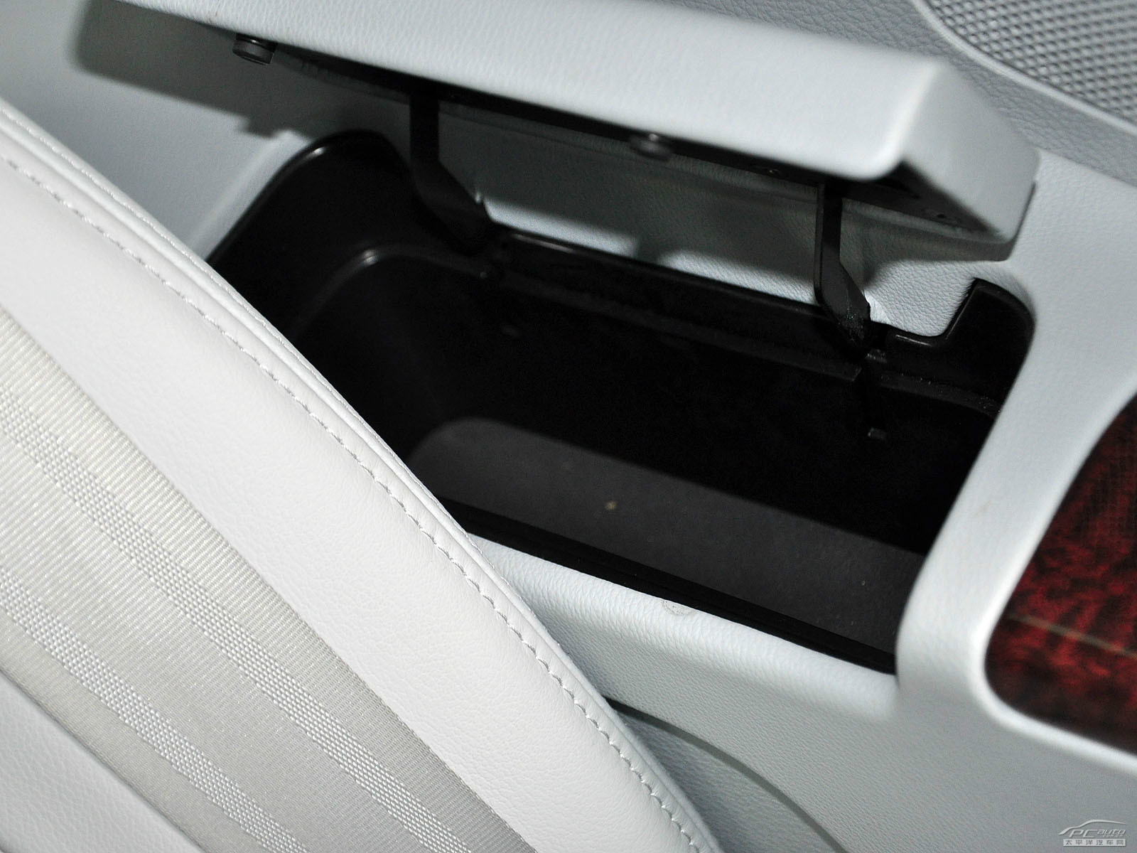 納智捷MASTER CEO空間高清大圖