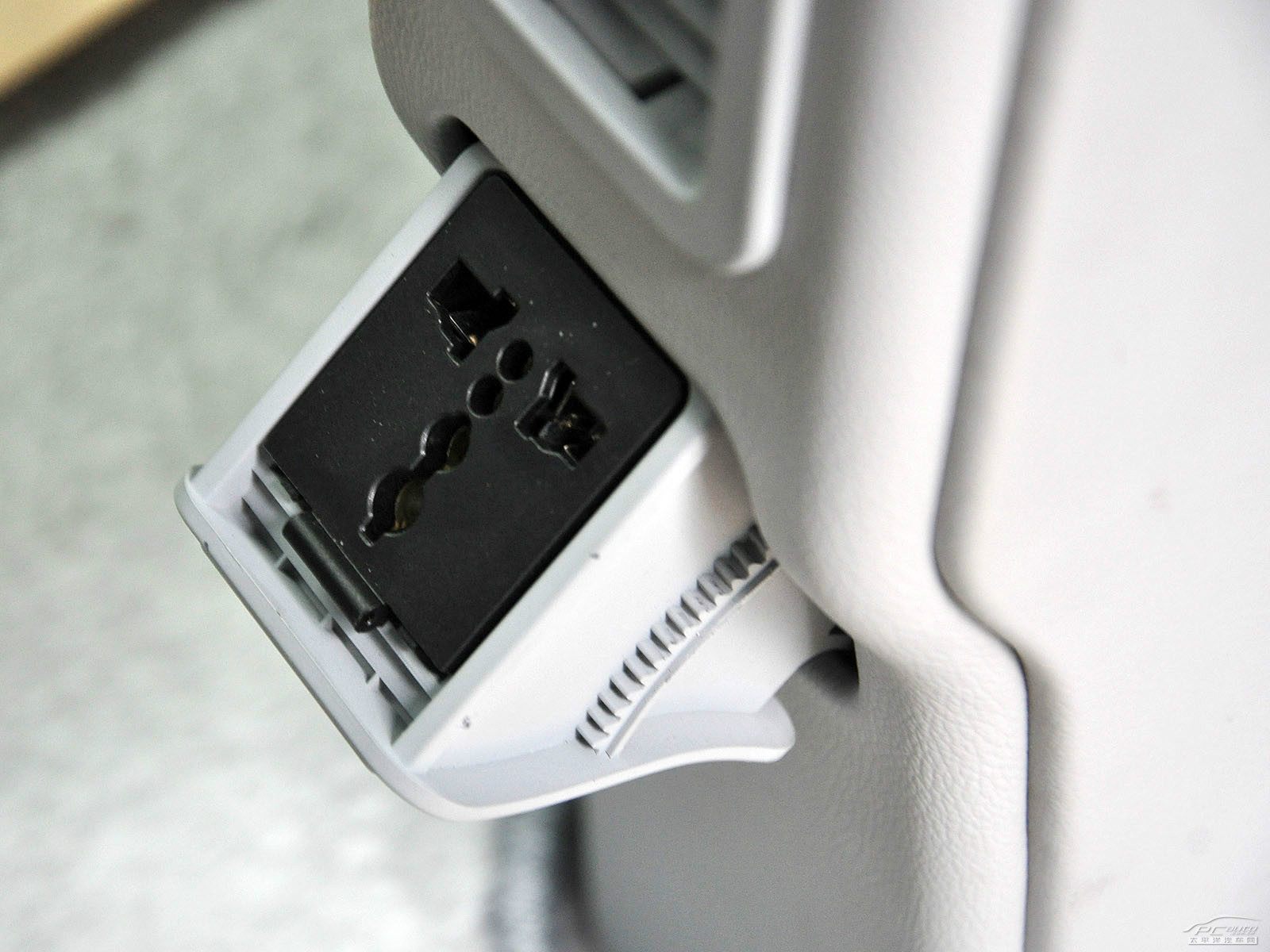 納智捷MASTER CEO空間高清大圖