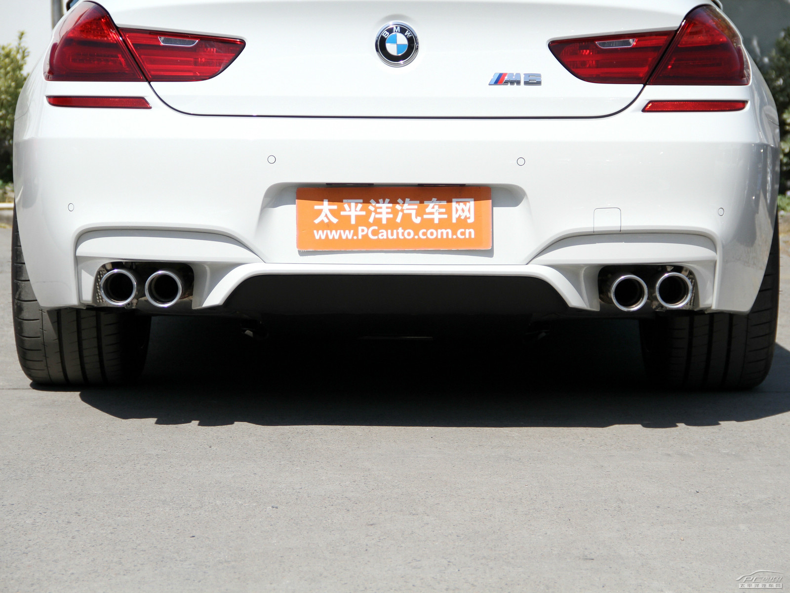 寶馬M6外觀高清大圖