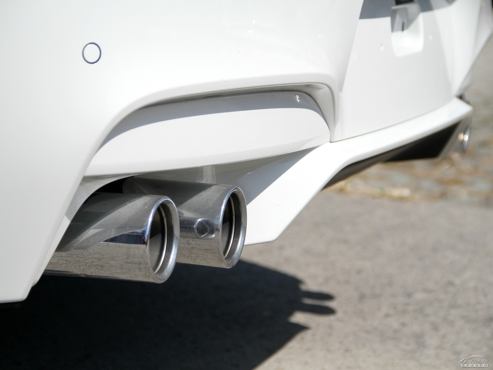 寶馬M6外觀高清大圖