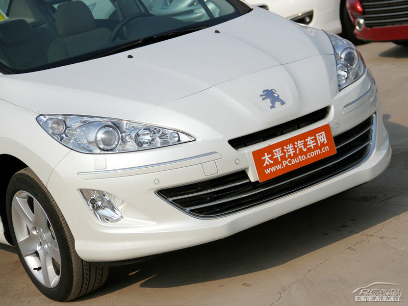 珠光白標(biāo)致408車頭外觀圖片