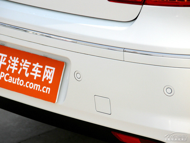珠光白標致408車尾外觀圖片
