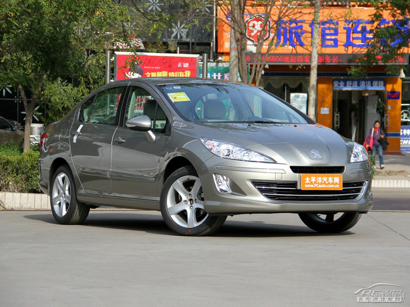 皓月灰標致408整車外觀外觀圖片