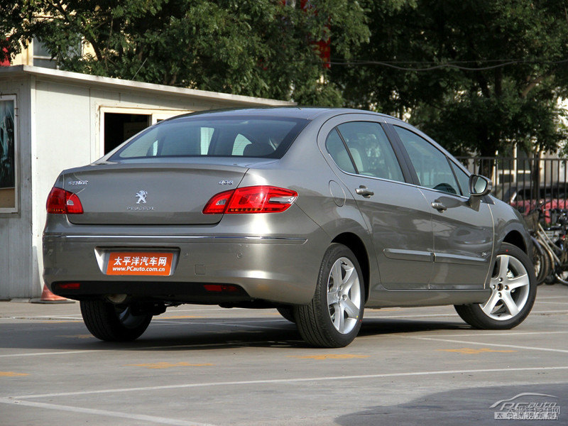 皓月灰標(biāo)致408整車外觀外觀圖片