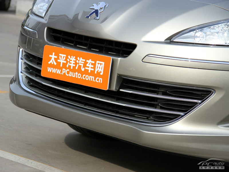 標(biāo)致408外觀高清大圖