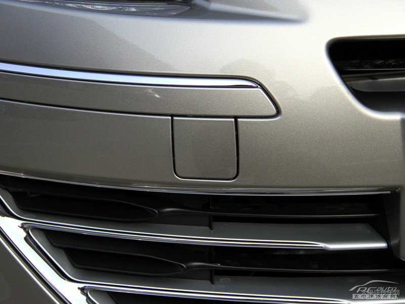 皓月灰標(biāo)致408車(chē)頭外觀圖片
