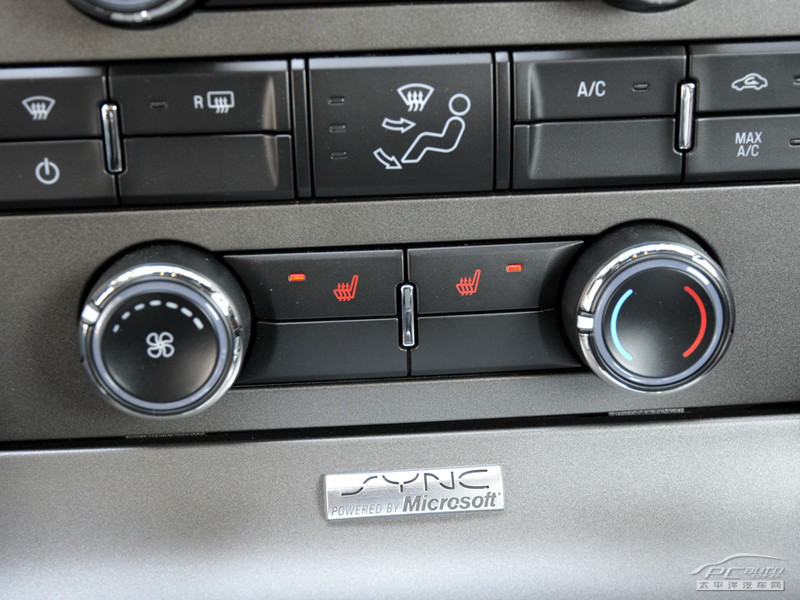 福特Mustang內(nèi)飾高清大圖