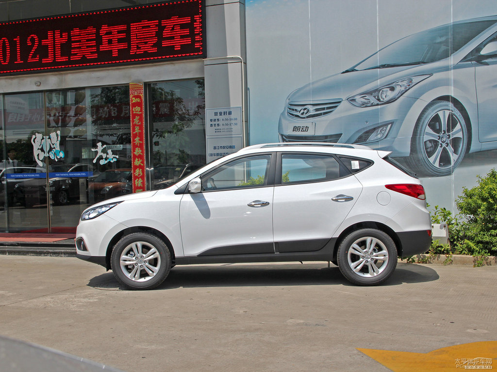 瑩白北京現(xiàn)代ix35外觀圖片