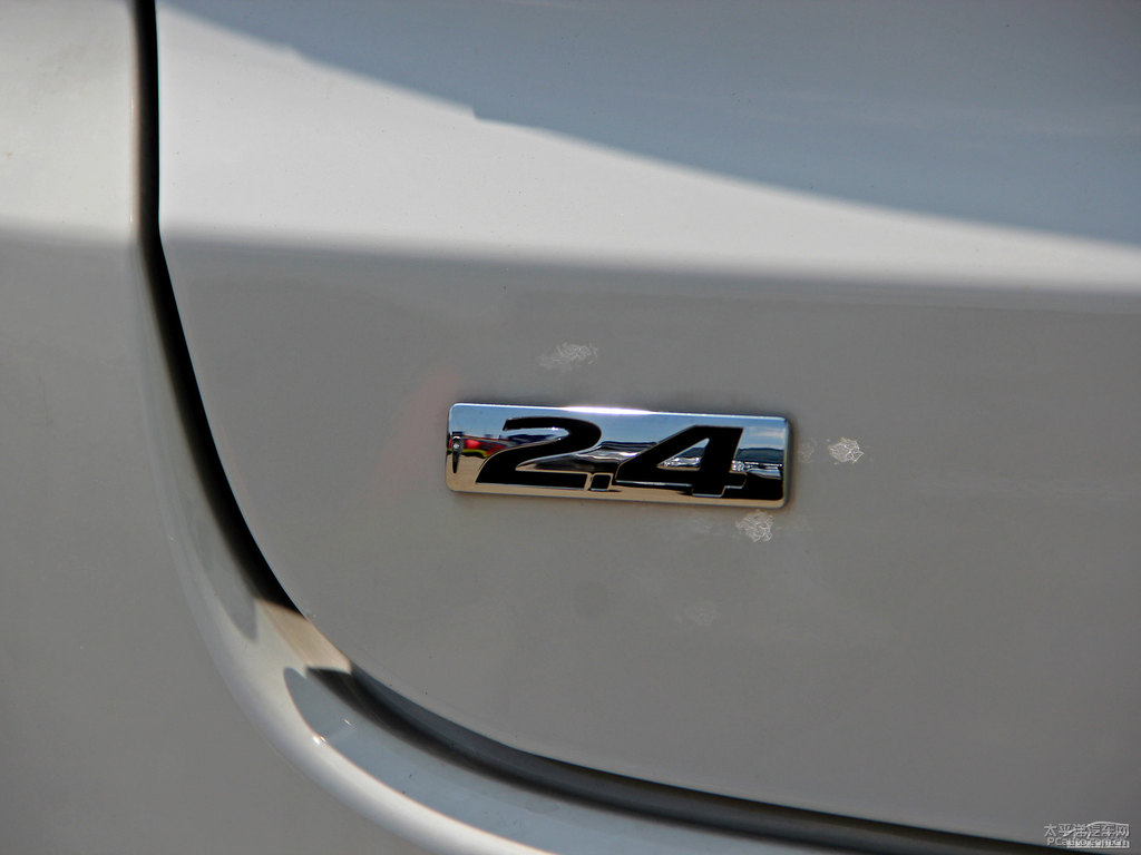 瑩白北京現(xiàn)代ix35外觀圖片