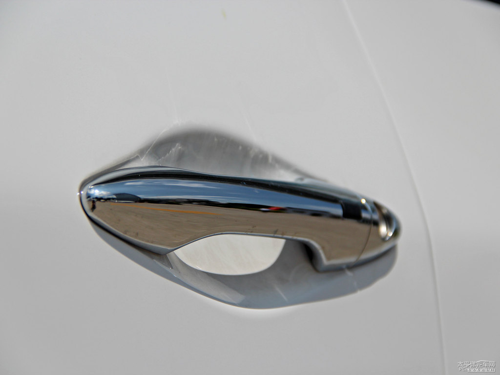 瑩白北京現(xiàn)代ix35外觀圖片