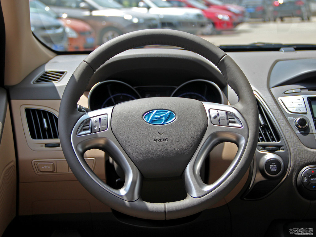 瑩白北京現(xiàn)代ix35內(nèi)飾圖片