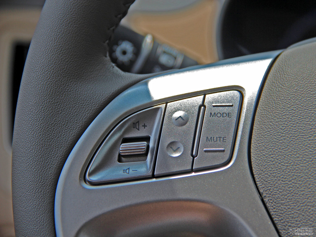 瑩白北京現(xiàn)代ix35內(nèi)飾圖片