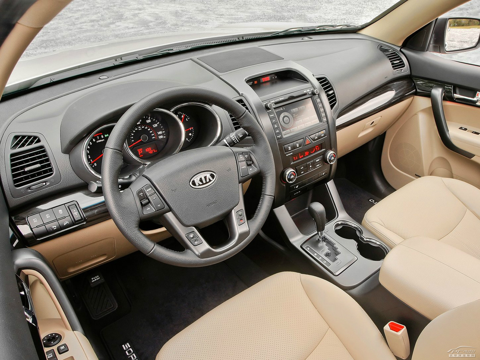 索蘭托內(nèi)飾高清大圖