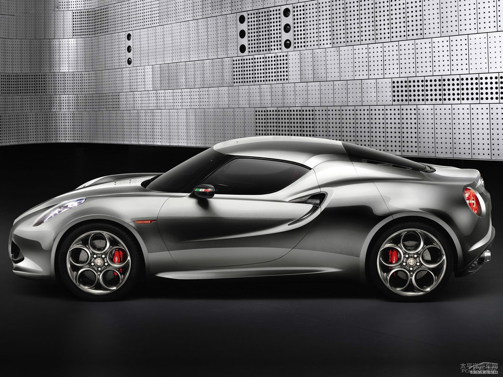 ɫALFA 4C܇(ch)^^DƬ