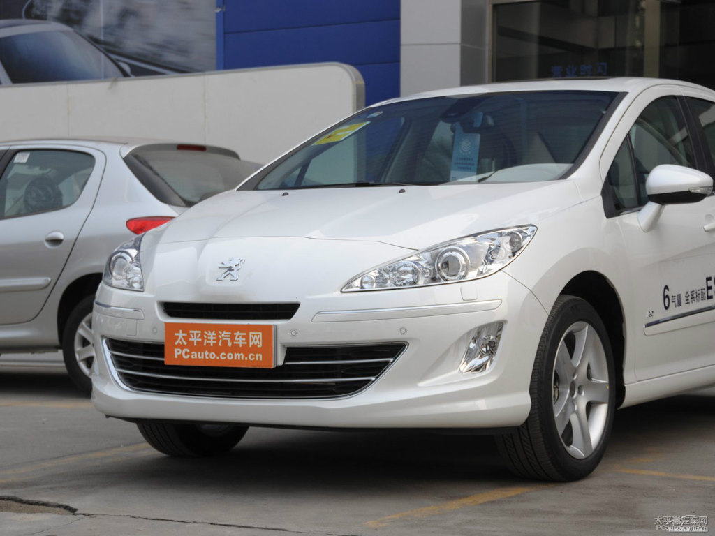 珠光白標(biāo)致408車頭外觀圖片