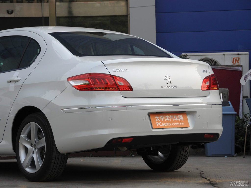 珠光白標(biāo)致408車尾外觀圖片