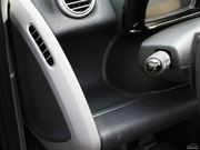 2011款 1.0T 敞篷激情版 2011款 1.0T 敞篷激情版