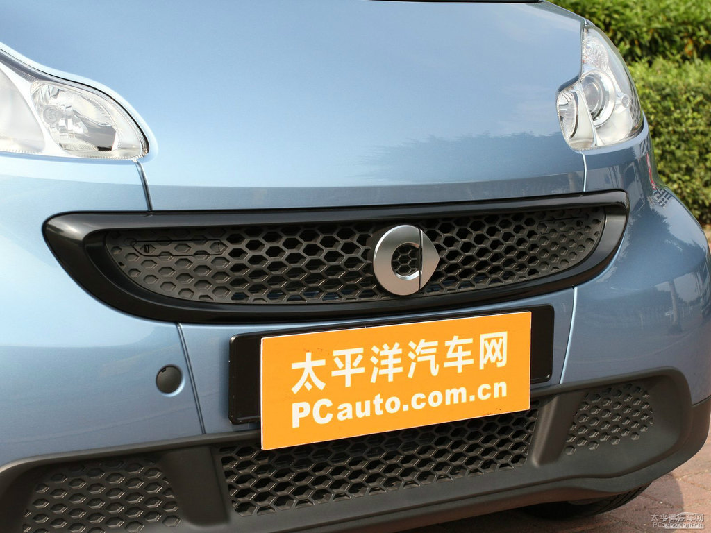 \{(ln)ɫsmart fortwo܇^^DƬ