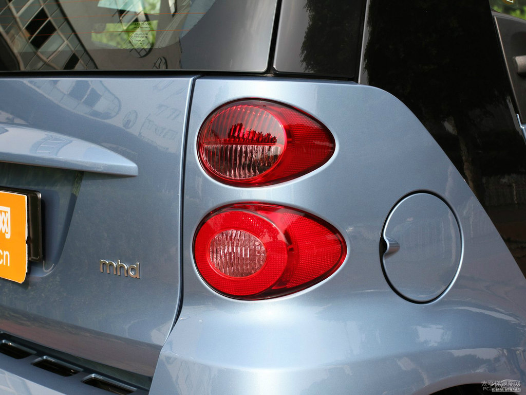\{(ln)ɫsmart fortwo܇β^DƬ