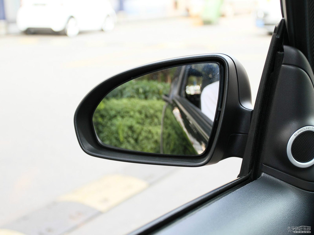 ɫsmart fortwo܇^DƬ