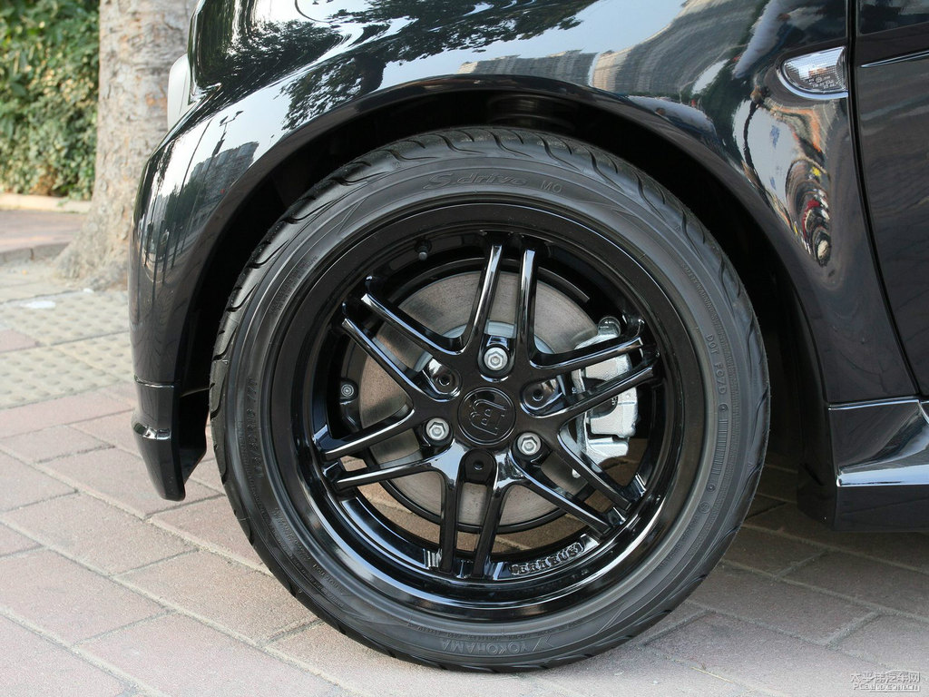 ɫsmart fortwo܇^DƬ