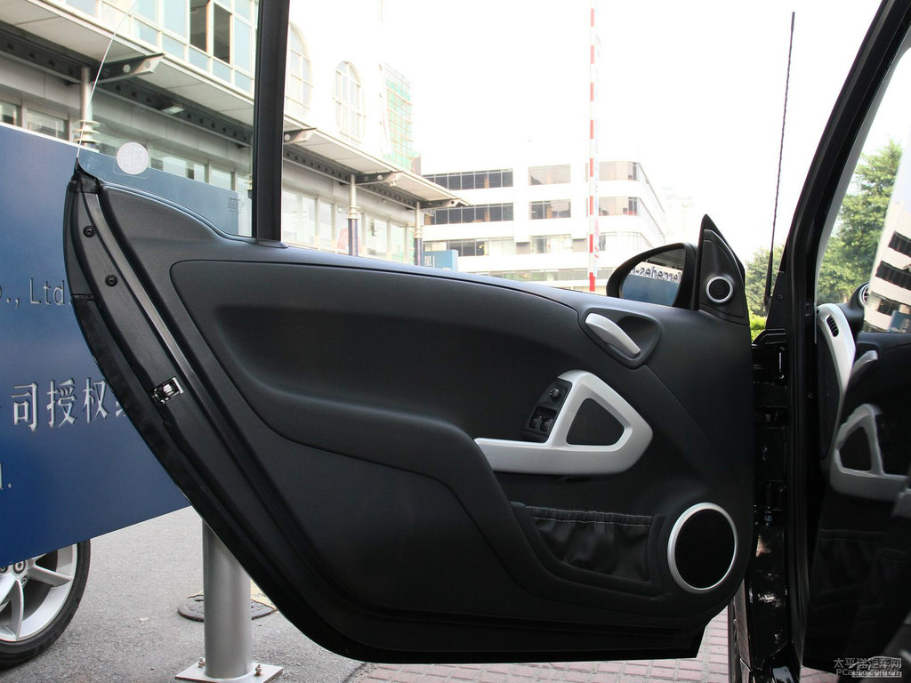 ɫsmart fortwo܇(ni)DƬ