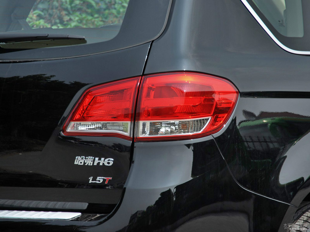 經(jīng)典黑哈弗H6車尾外觀圖片