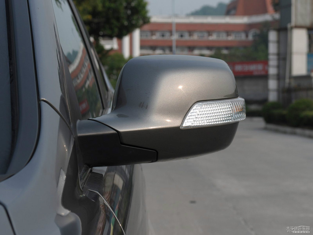 摩登灰哈弗H6車身外觀圖片