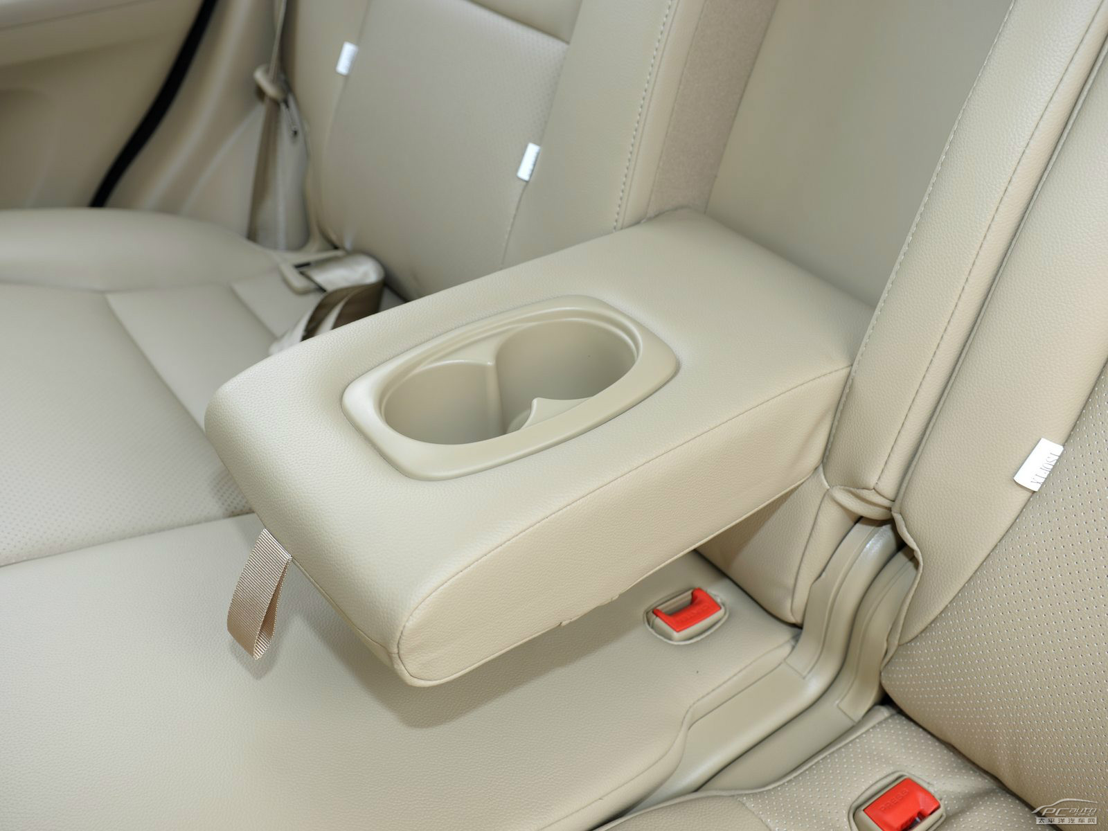 哈弗H6內(nèi)飾高清大圖