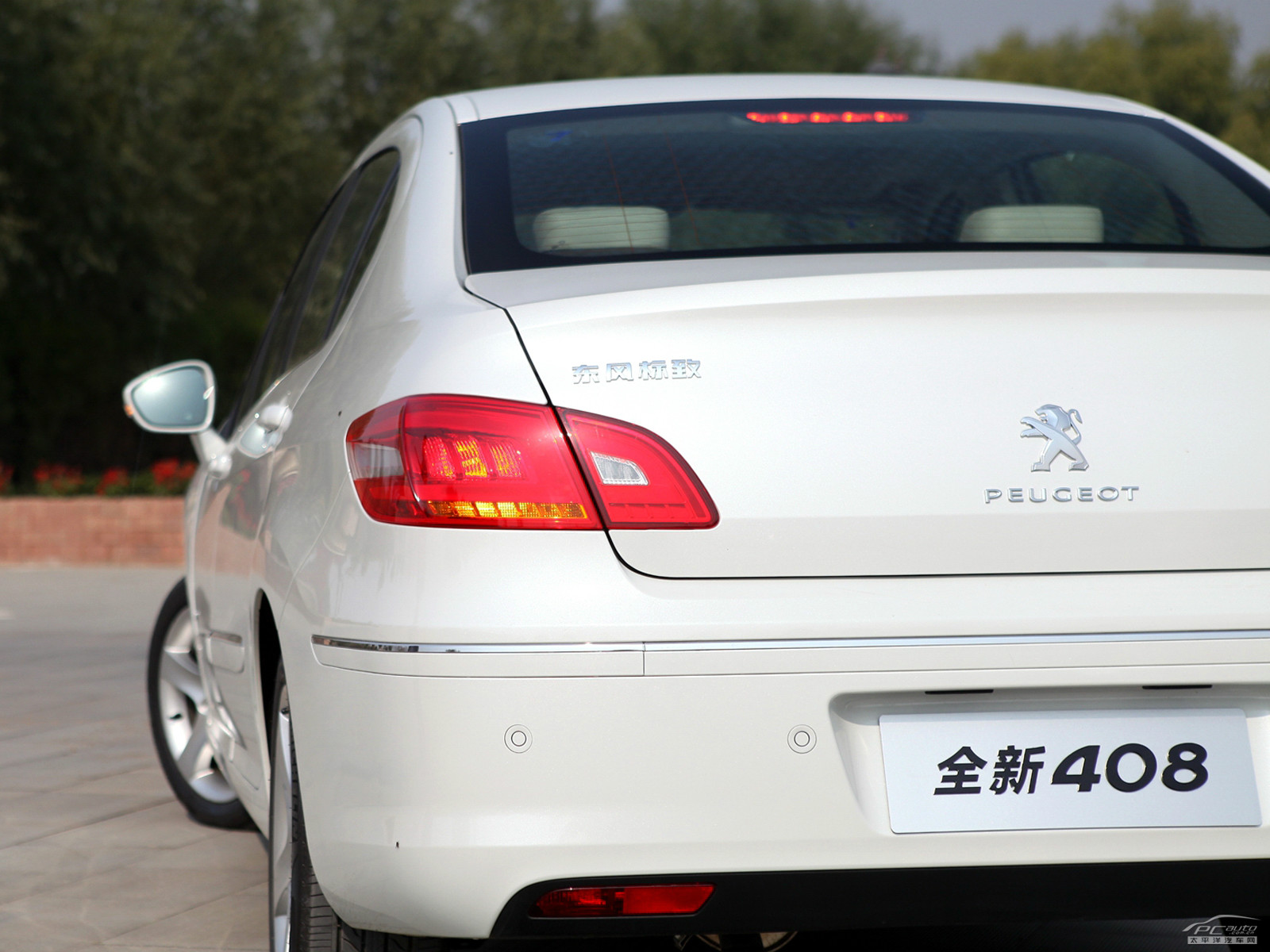 標(biāo)致408外觀高清大圖