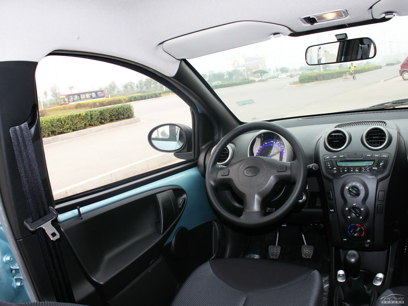 比亞迪F0內(nèi)飾高清大圖