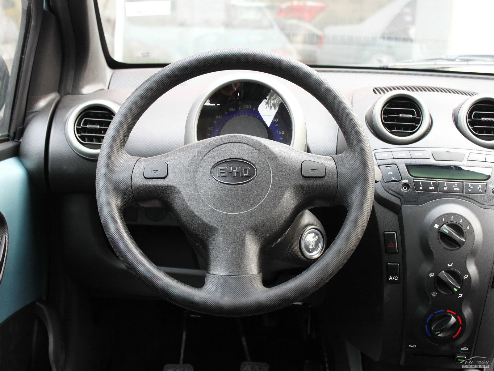 比亞迪F0內(nèi)飾高清大圖