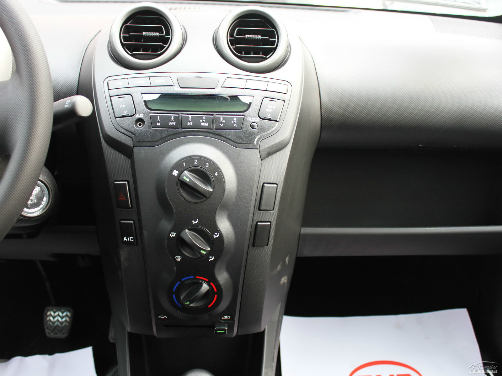 比亞迪F0內(nèi)飾高清大圖