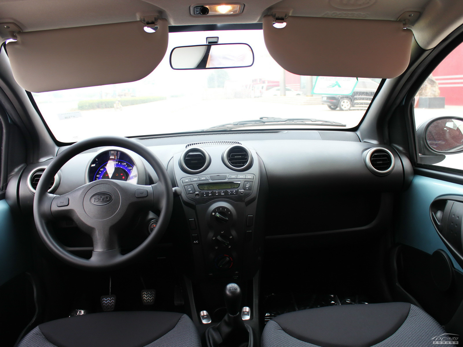 比亞迪F0內(nèi)飾高清大圖